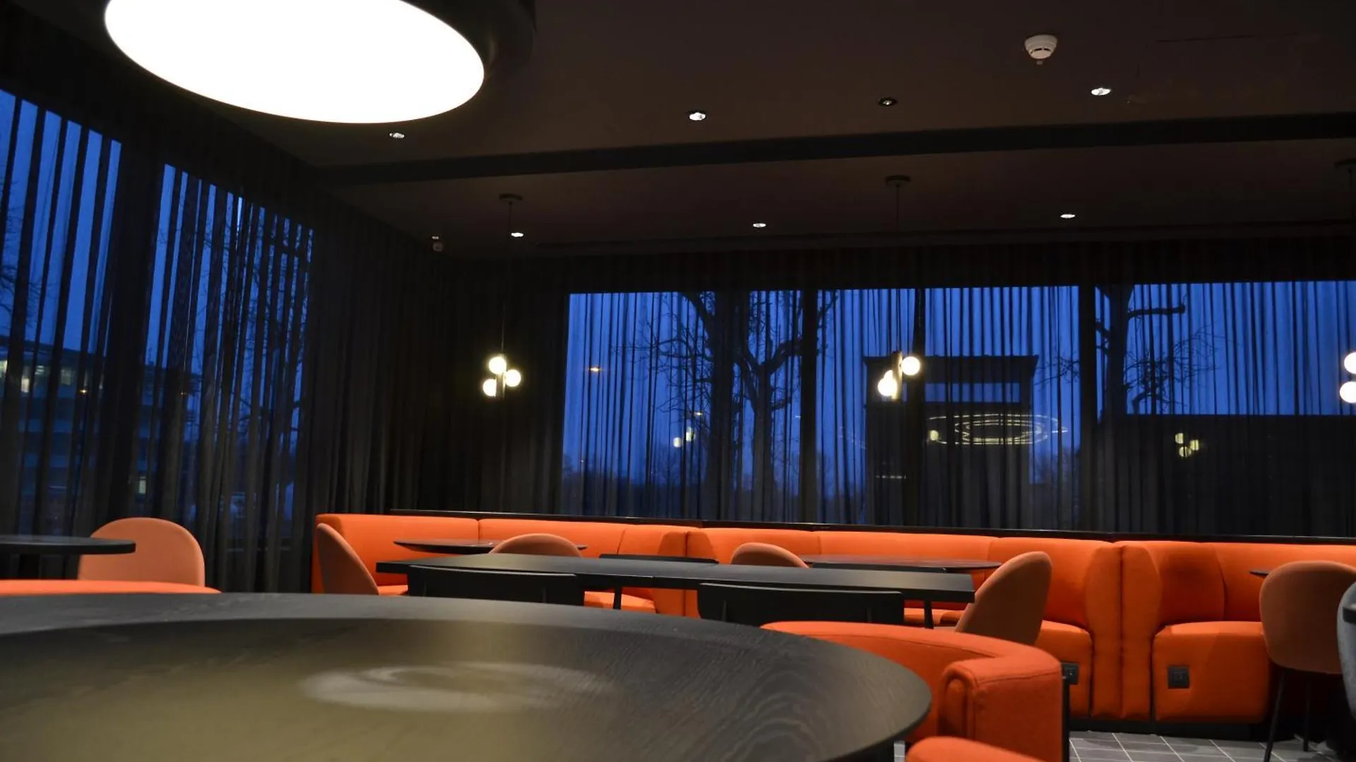 ホテル Tribe Milano Malpensa ヴィッツォーラ・ティチーノ